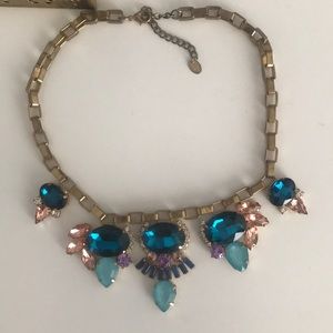 Women’s necklace with colorful stones gold chain